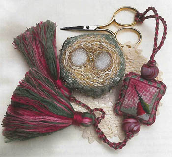 Ruby-Throated Hummingbird Biscornest